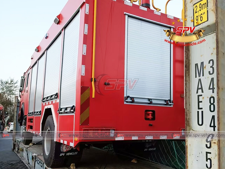 1 Unit of 4X4 Off-road Fire Fighting Truck Loadded on 40 FR - Rear Side View